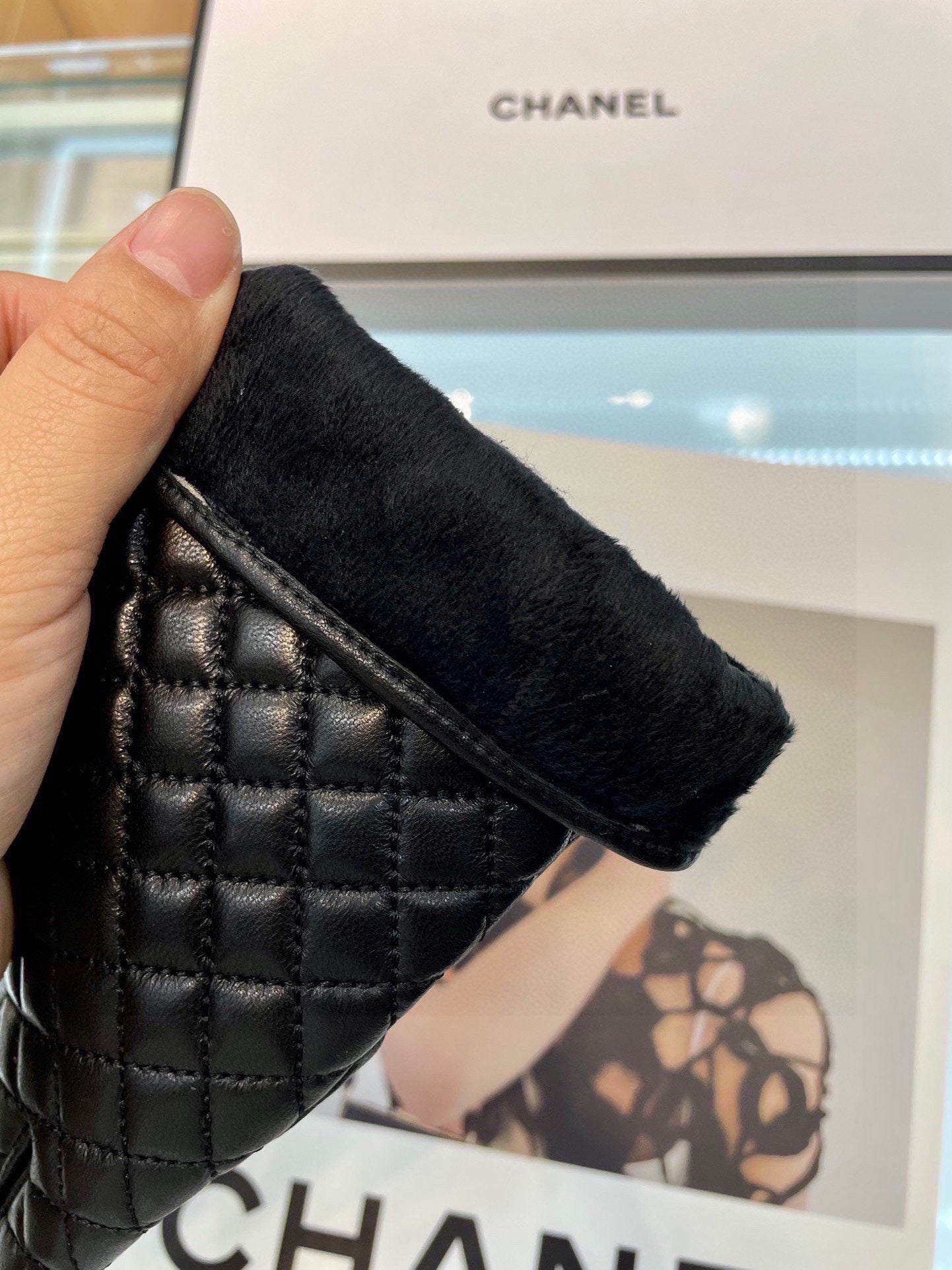 GLOVES IN BLACK LAMBSKIN 463832 mysite