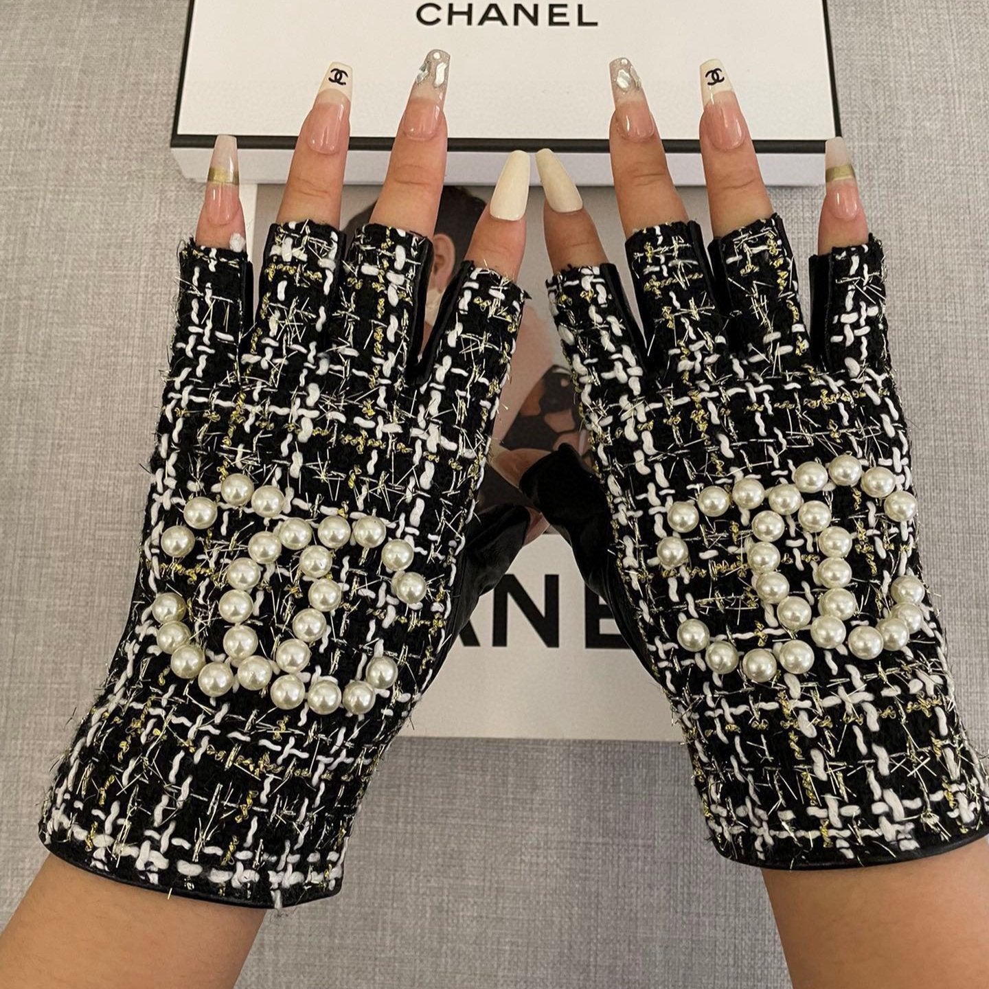 FINGERLESS GLOVES IN BLACK MIX WHITE WOOL TWEED 463847 mysite