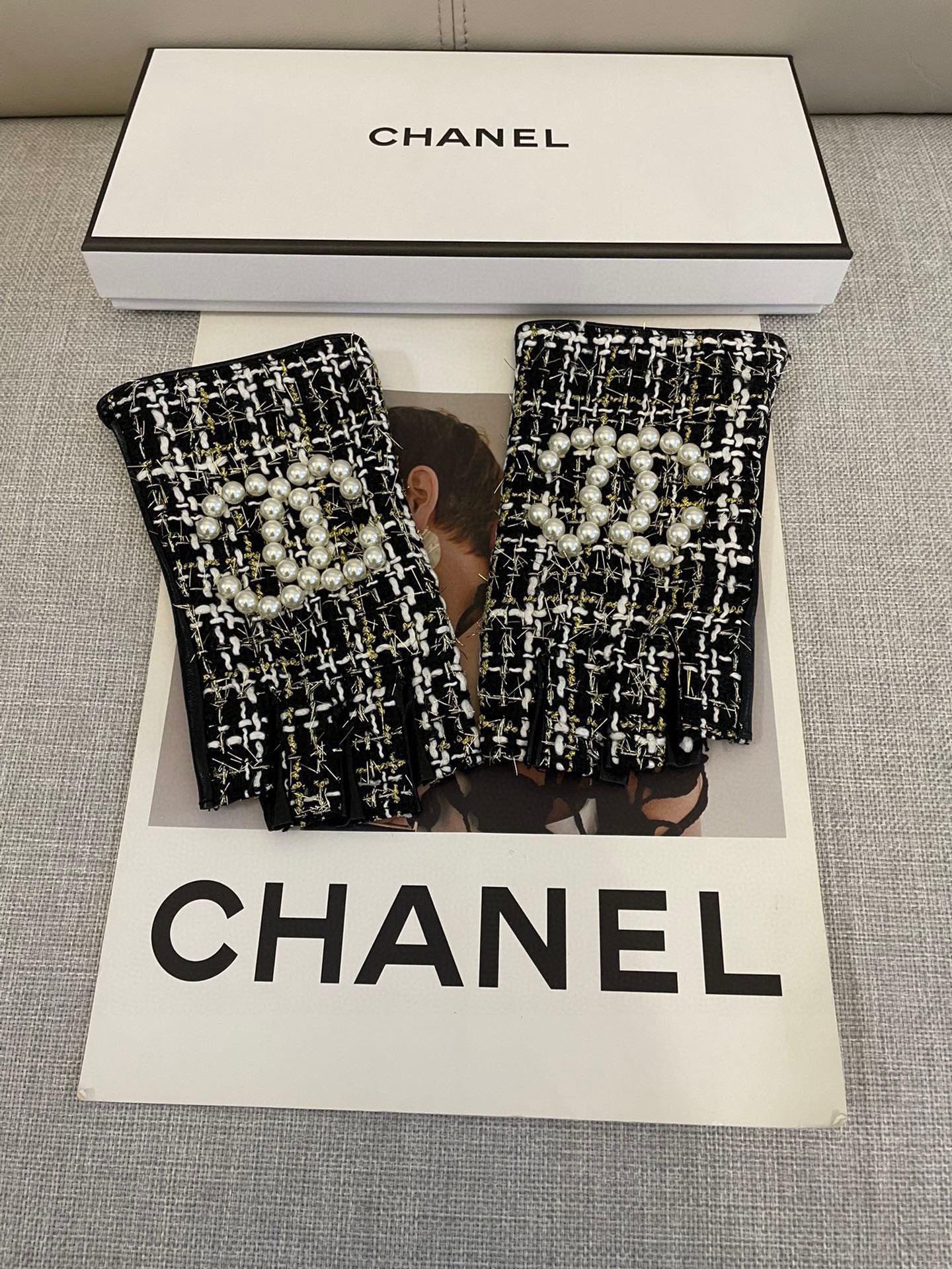 FINGERLESS GLOVES IN BLACK MIX WHITE WOOL TWEED 463847 mysite