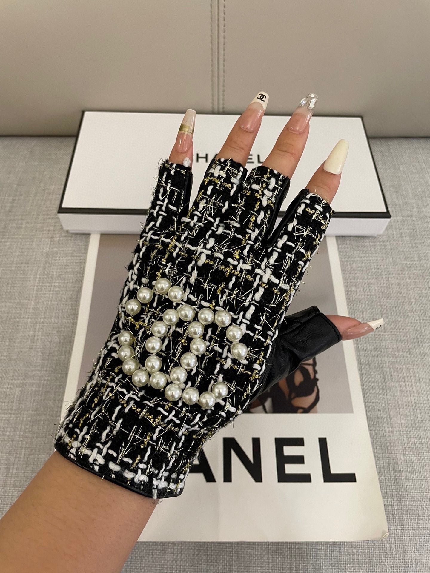 FINGERLESS GLOVES IN BLACK MIX WHITE WOOL TWEED 463847 mysite