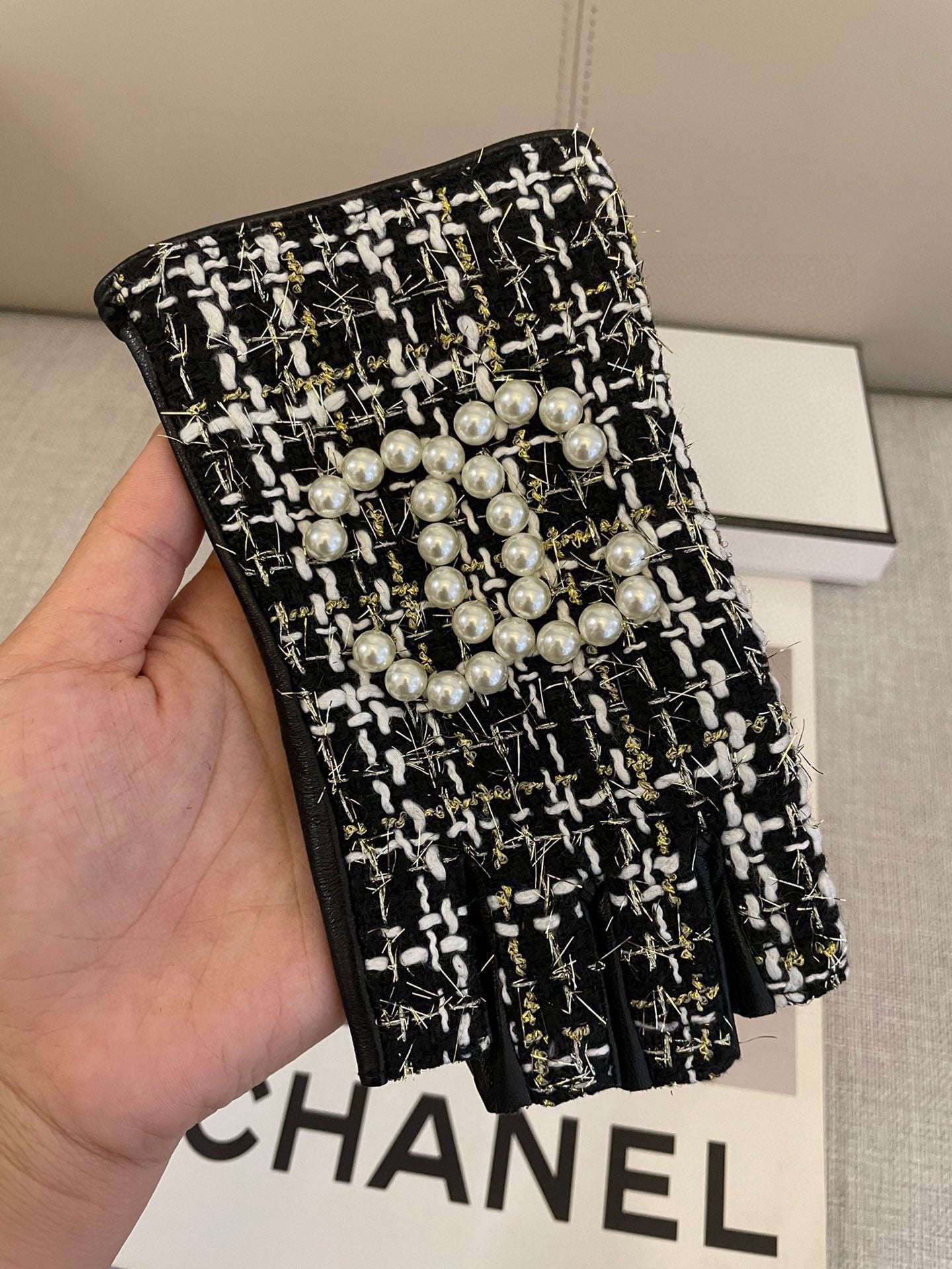 FINGERLESS GLOVES IN BLACK MIX WHITE WOOL TWEED 463847 mysite