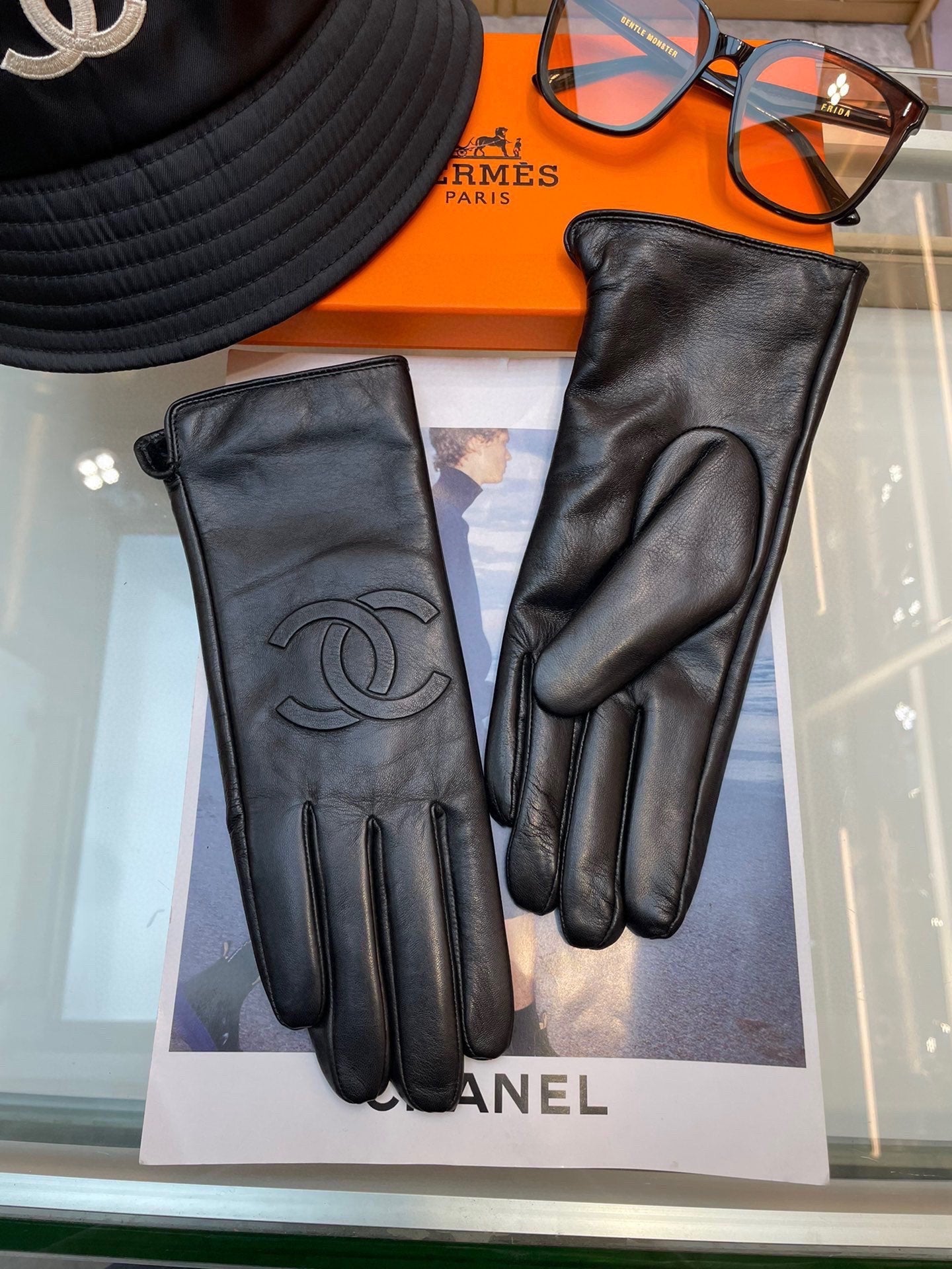 GLOVES IN BLACK LAMBSKIN 463840 mysite