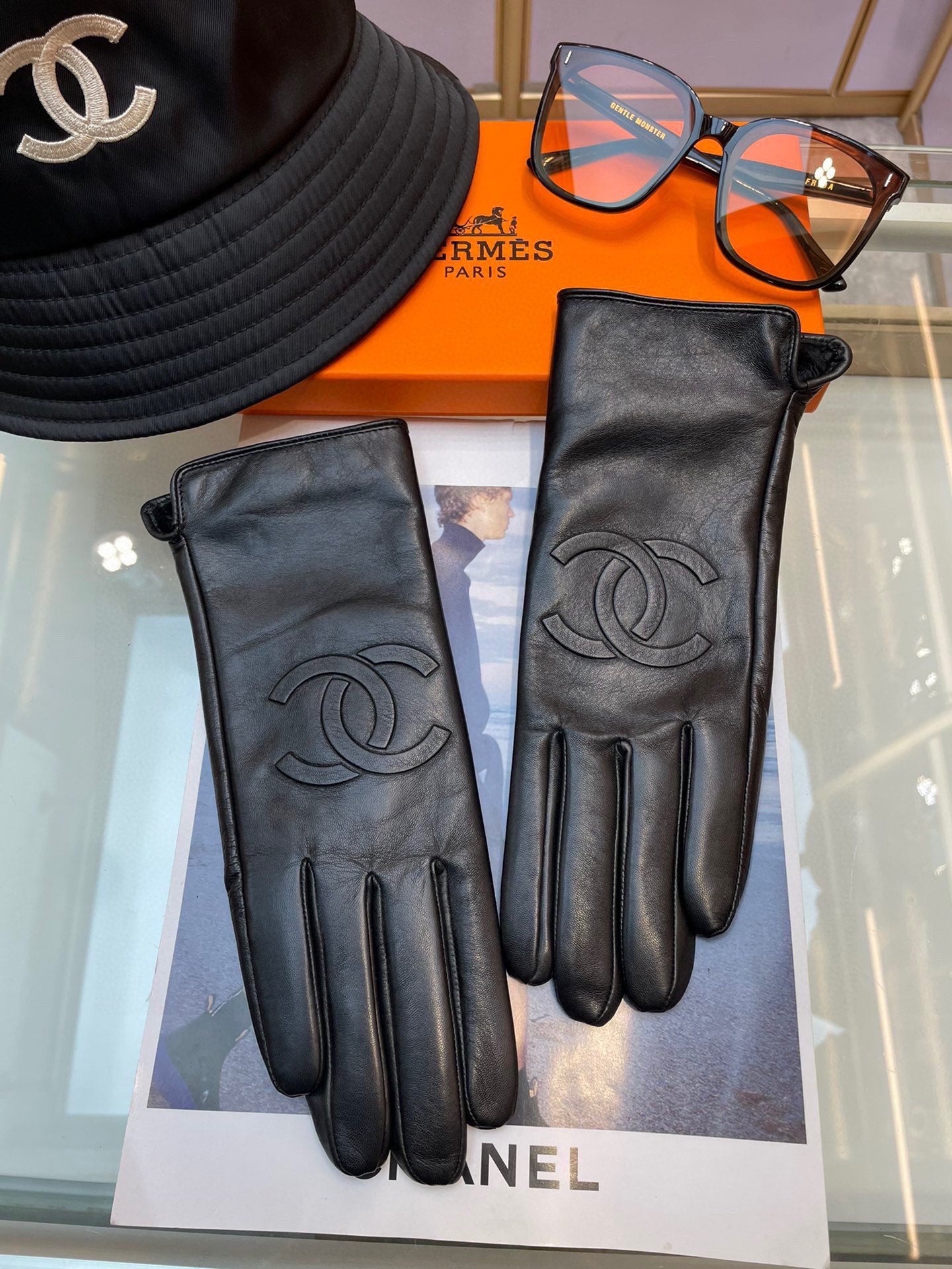 GLOVES IN BLACK LAMBSKIN 463840 mysite