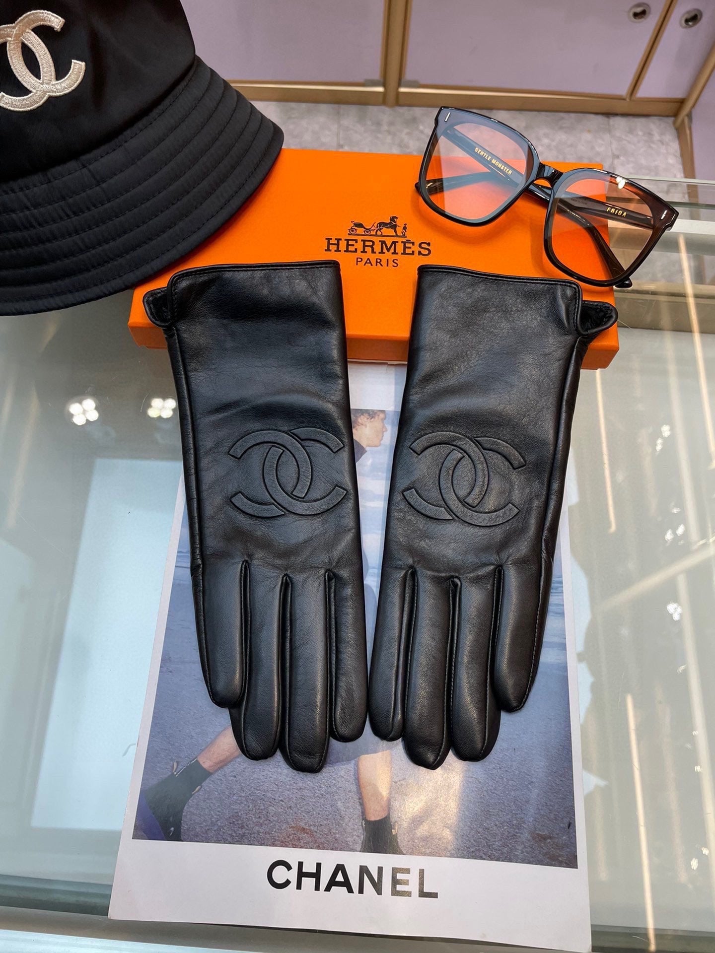 GLOVES IN BLACK LAMBSKIN 463840 mysite