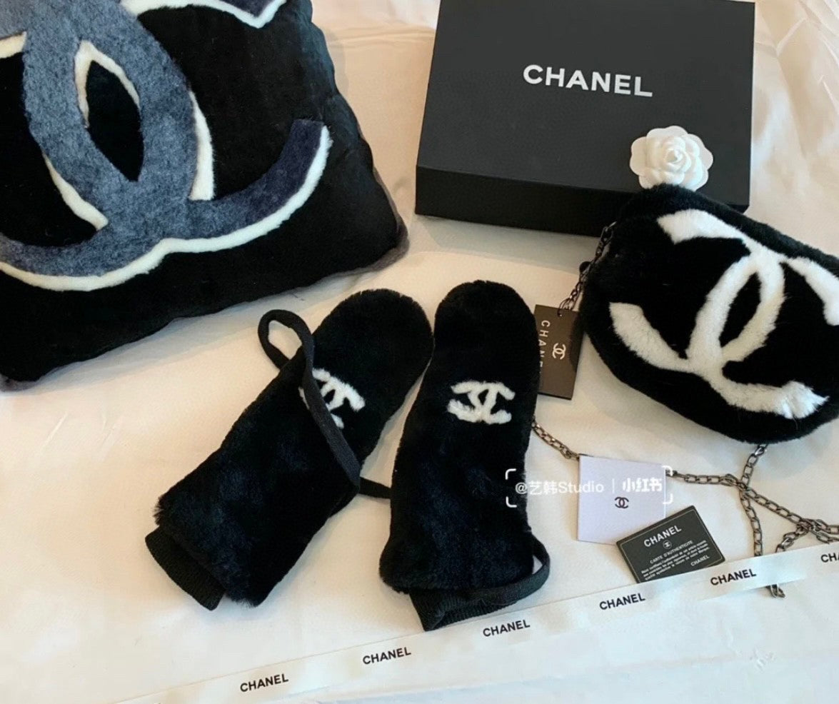 GLOVES IN BLACK RABBIT FUR AND LAMBSKIN 456405 mysite