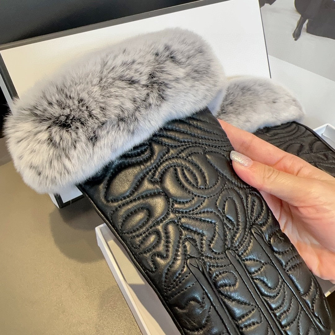 GLOVES IN BLACK EMBOSSED LAMBSKIN WITH RABBIT FUR 462323 mysite