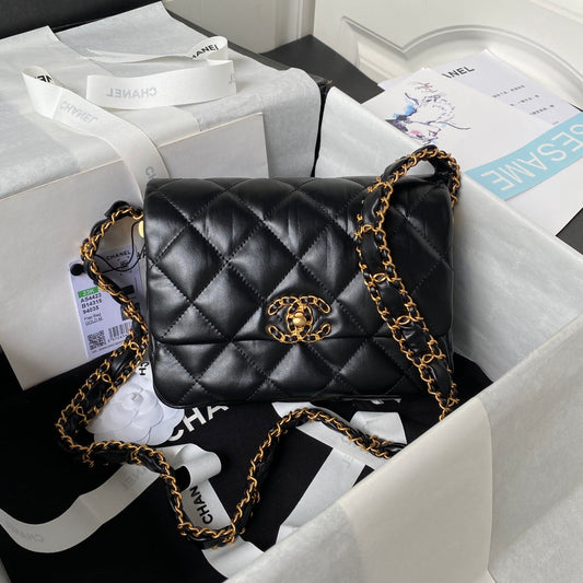 SMALL FLAP BAG 20 IN BLACK LAMBSKIN GOLD HARDWARE mysite