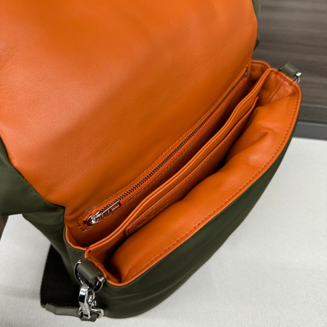 LOE MINI PUFFER GOYA 23 BAG IN ARMY GREEN NAPPA LAMBSKIN mysite