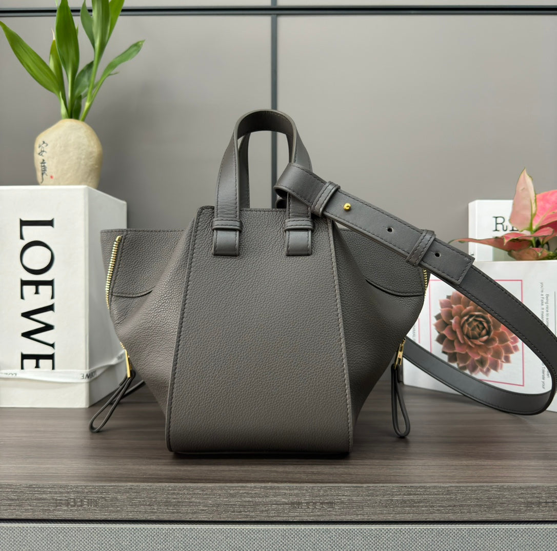 LOE 20 HAMMOCK COMPACT BAG IN UMBER BROWN CALFSKIN mysite
