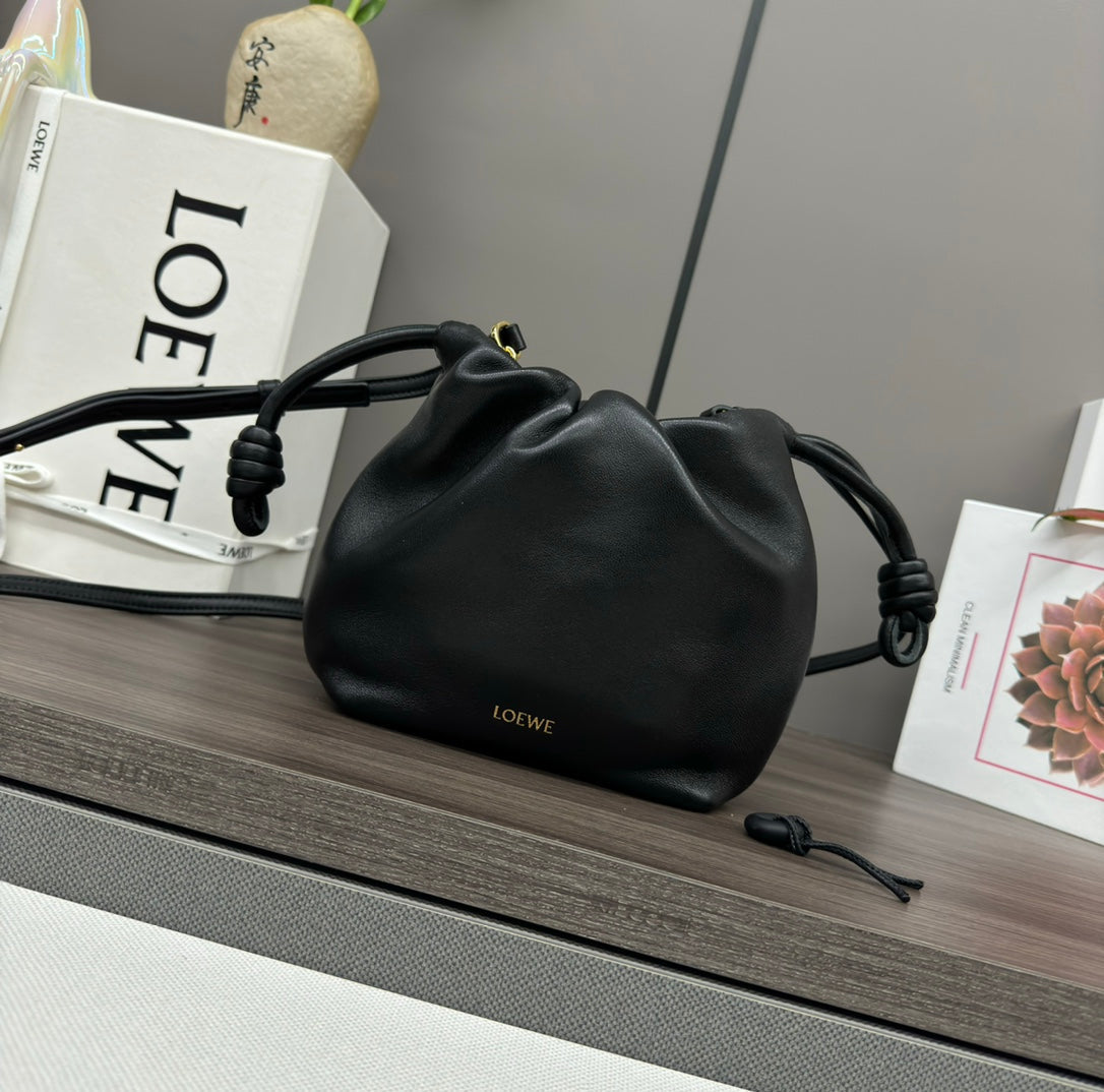 LOE 23 FLAMENCO PURSE BUCKET IN BLACK LAMBSKIN mysite
