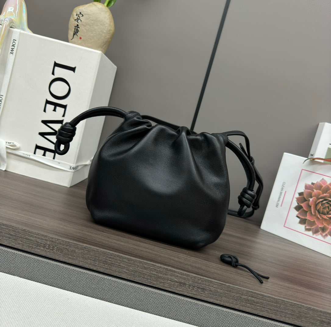 LOE 23 FLAMENCO PURSE BUCKET IN BLACK LAMBSKIN mysite