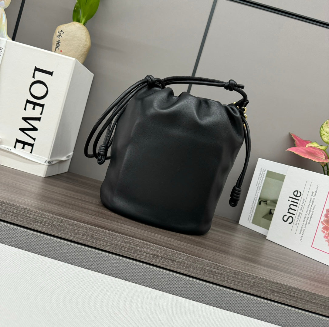 LOE 32 FLAMENCO PURSE BUCKET IN BLACK LAMBSKIN mysite
