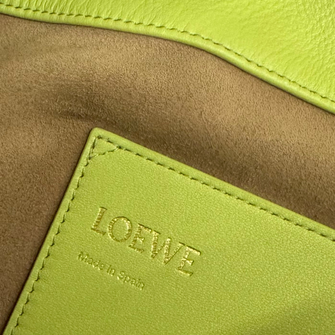 LOE 32 FLAMENCO PURSE BUCKET IN PEAR GREEN LAMBSKIN mysite