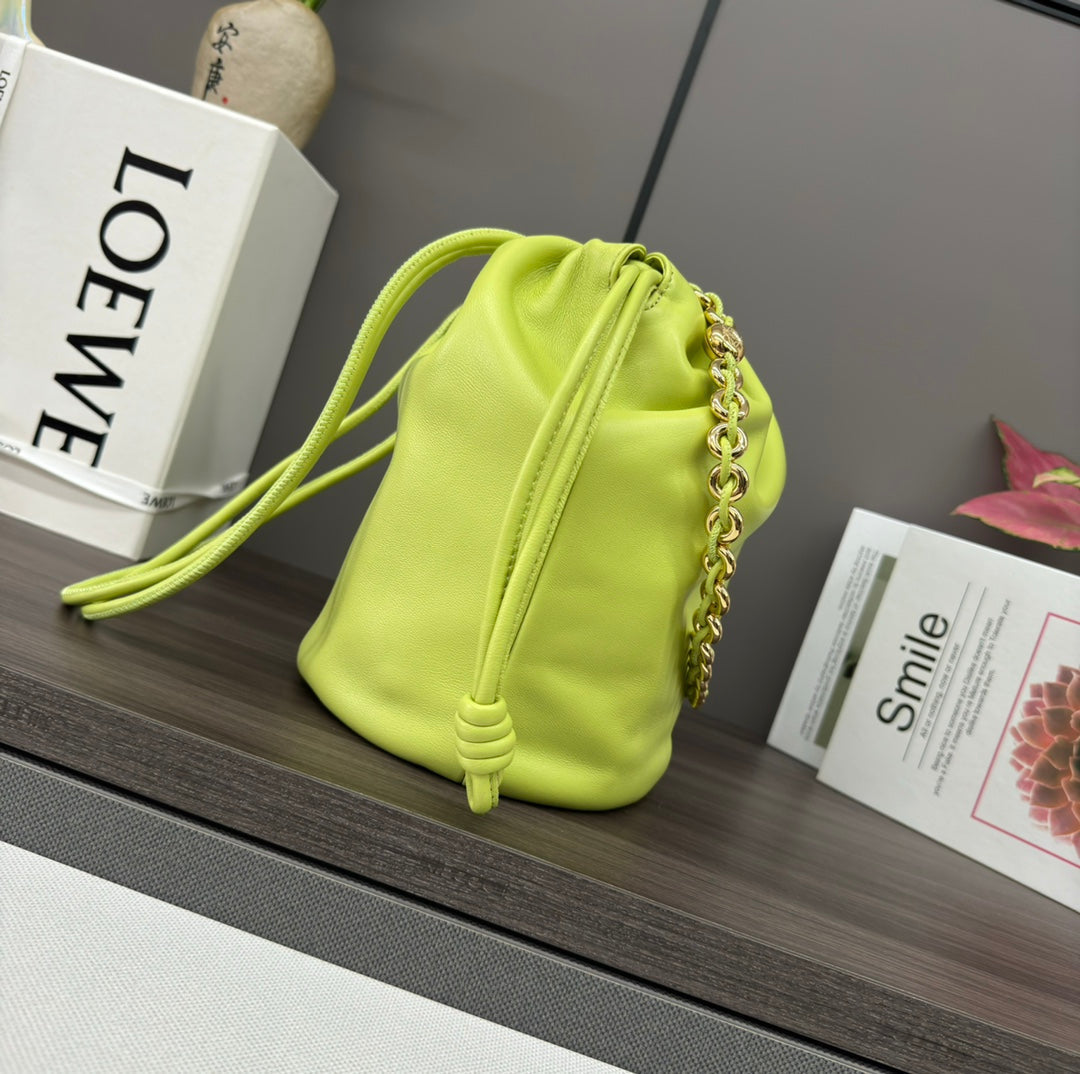 LOE 32 FLAMENCO PURSE BUCKET IN PEAR GREEN LAMBSKIN mysite