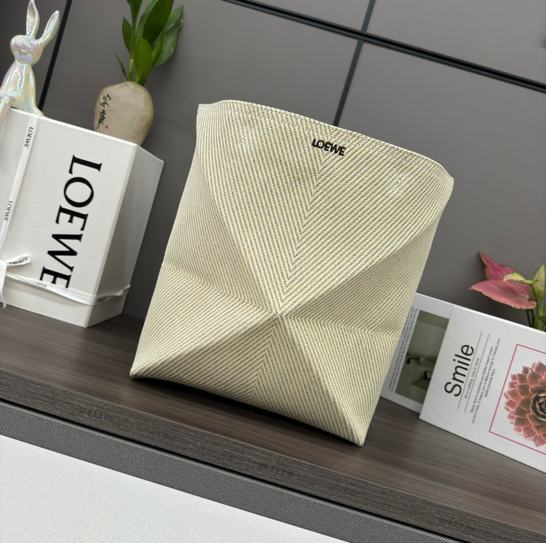 LOE 31 FUZZLE FOLD IN WHITE CANVAS mysite