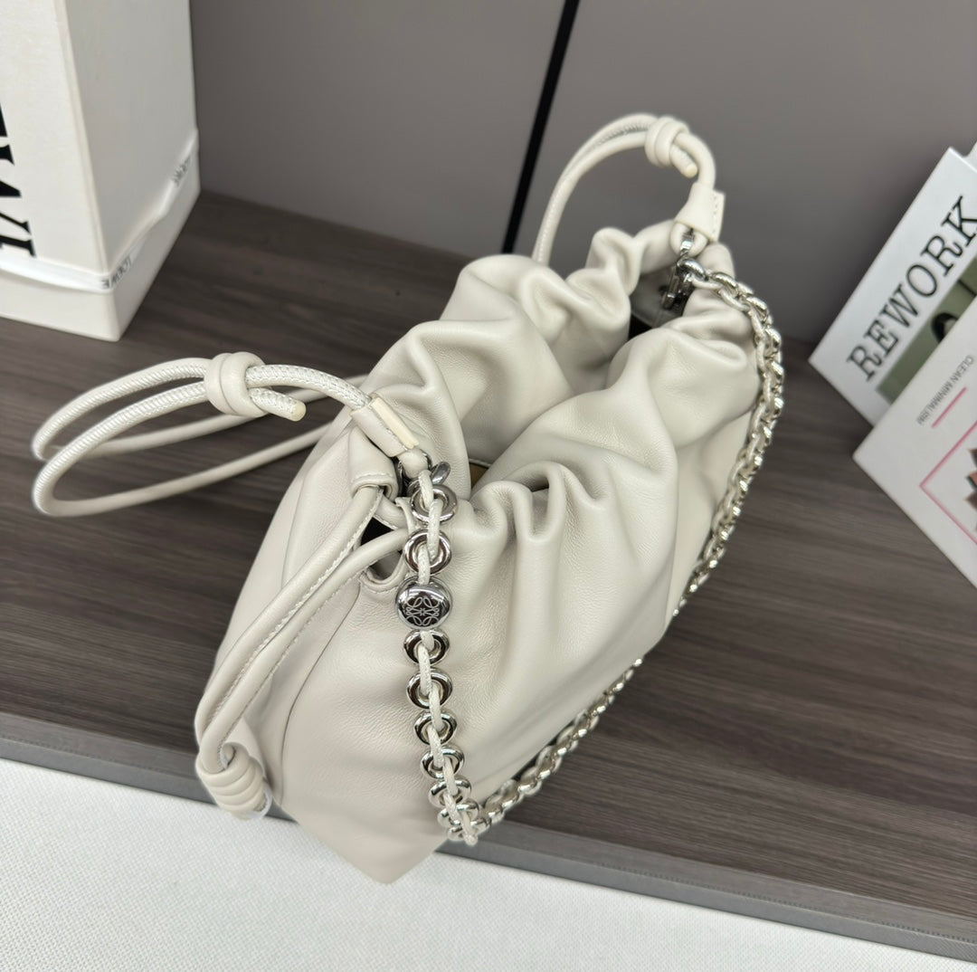 LOE MEDIUM 30 FLAMENCO PURSE BUCKET IN WHITE LAMBSKIN mysite