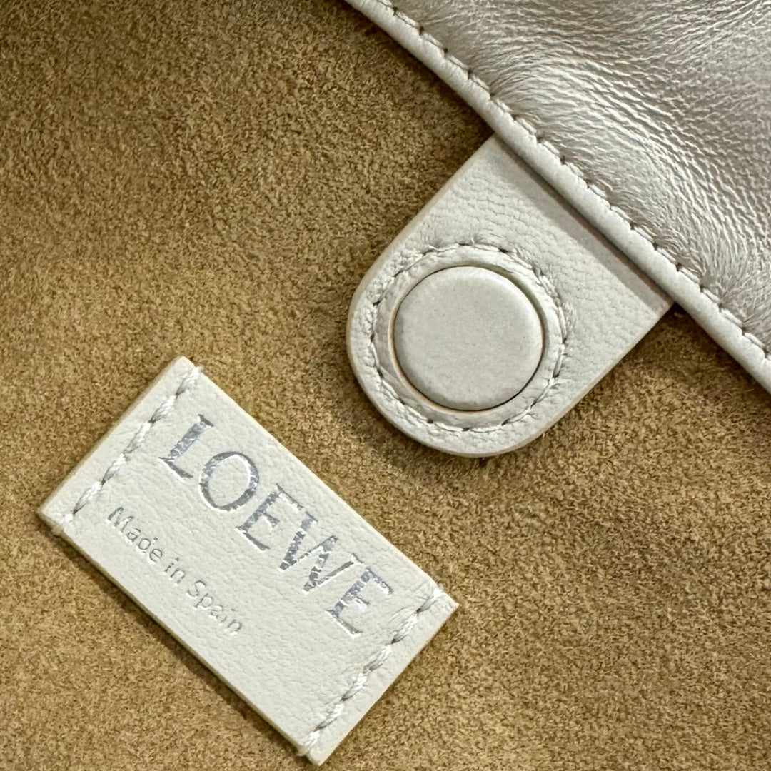 LOE 23 FLAMENCO PURSE BUCKET IN WHITE LAMBSKIN mysite