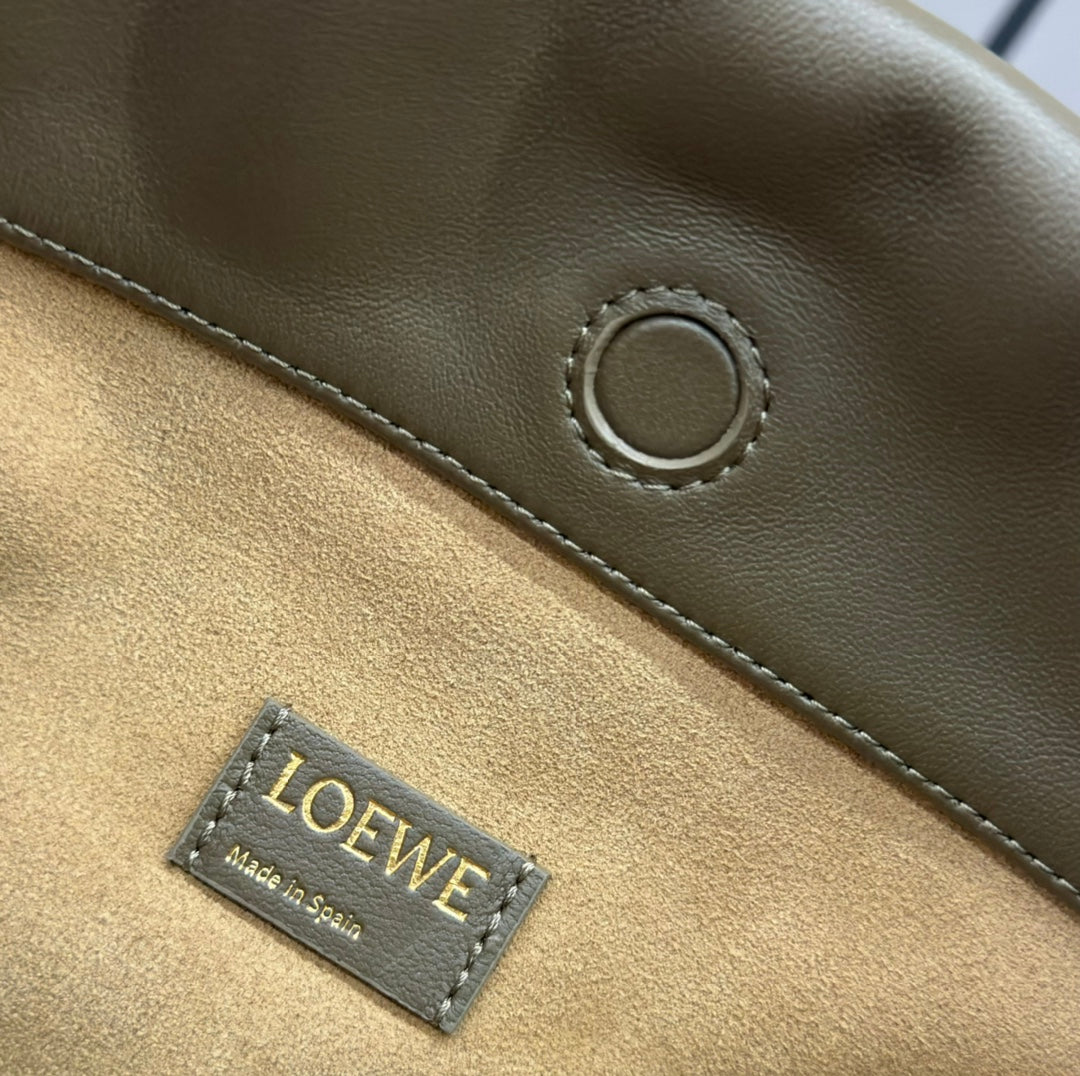 LOE MEDIUM 30 FLAMENCO PURSE BUCKET IN ARMY GREEN LAMBSKIN mysite