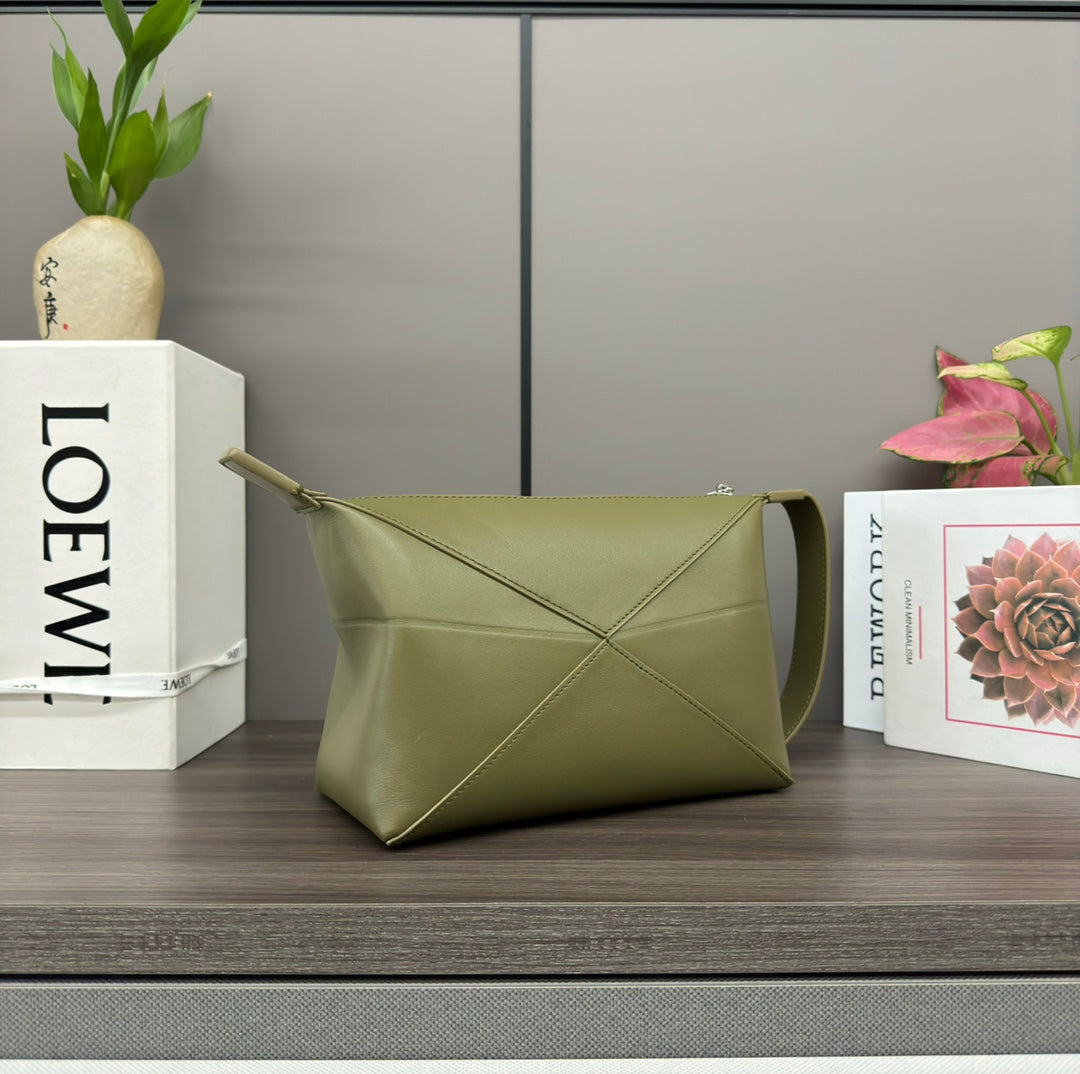 PUZZLE FOLD WASH 22 BAG IN ARMY GREEN SHINY CALFSKIN mysite