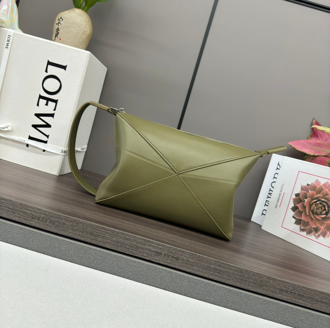 PUZZLE FOLD WASH 22 BAG IN ARMY GREEN SHINY CALFSKIN mysite