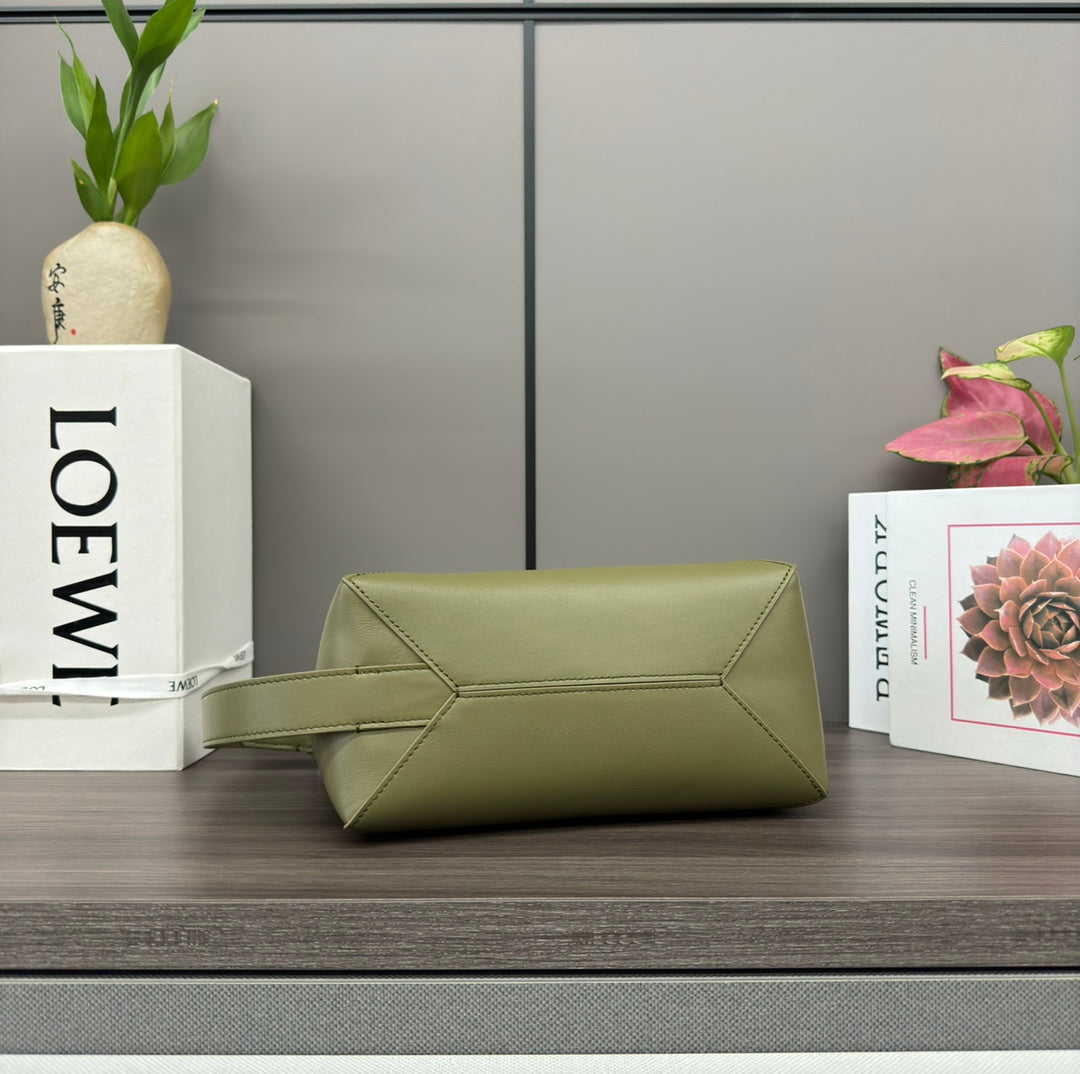 PUZZLE FOLD WASH 22 BAG IN ARMY GREEN SHINY CALFSKIN mysite