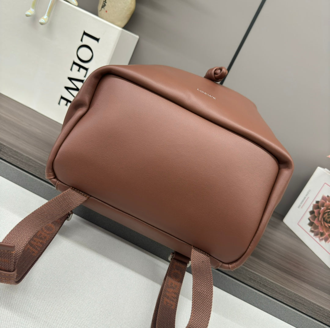 FLAMENCO 40 BACKPACK IN CHESTNUT BROWN SHINY SUPPLE CALFSKIN mysite