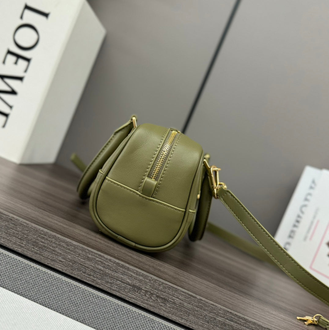AMAZONA 23 CROPPED BAG IN OLIVE GREEN SOFT GRAINED CALFSKIN mysite