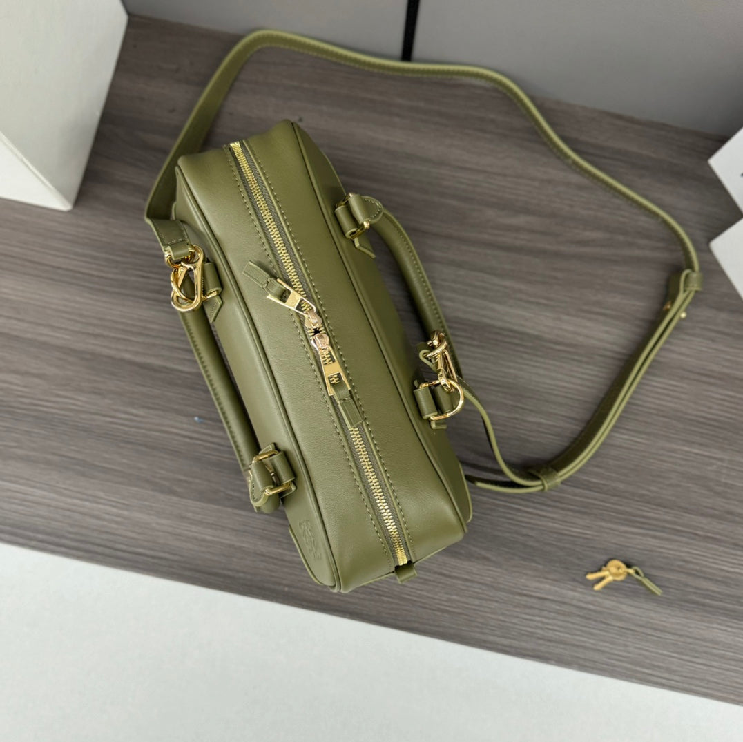 AMAZONA 23 CROPPED BAG IN OLIVE GREEN SOFT GRAINED CALFSKIN mysite