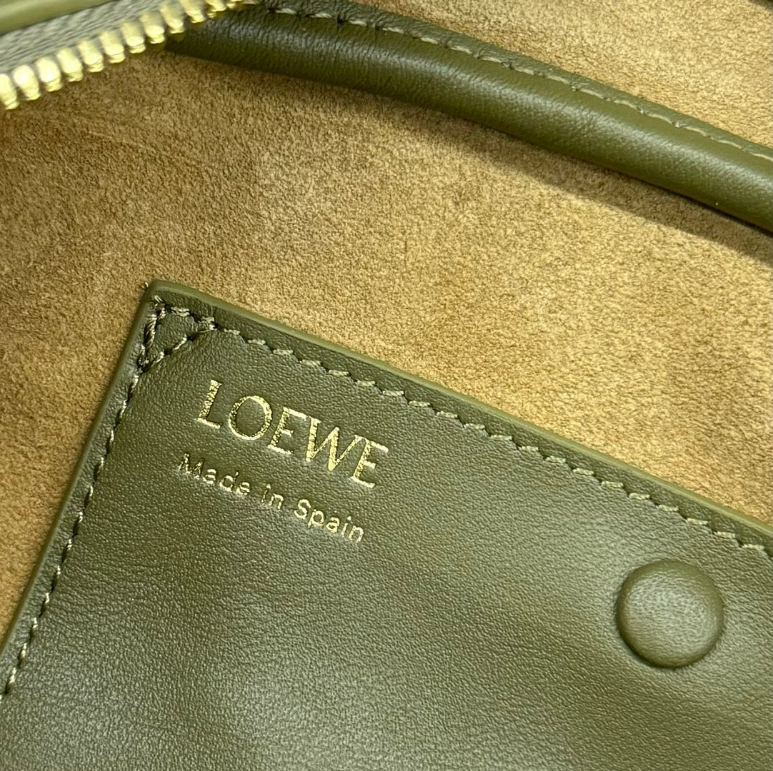 AMAZONA 23 CROPPED BAG IN OLIVE GREEN SOFT GRAINED CALFSKIN mysite