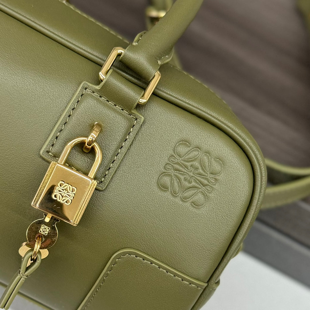 AMAZONA 23 CROPPED BAG IN OLIVE GREEN SOFT GRAINED CALFSKIN mysite