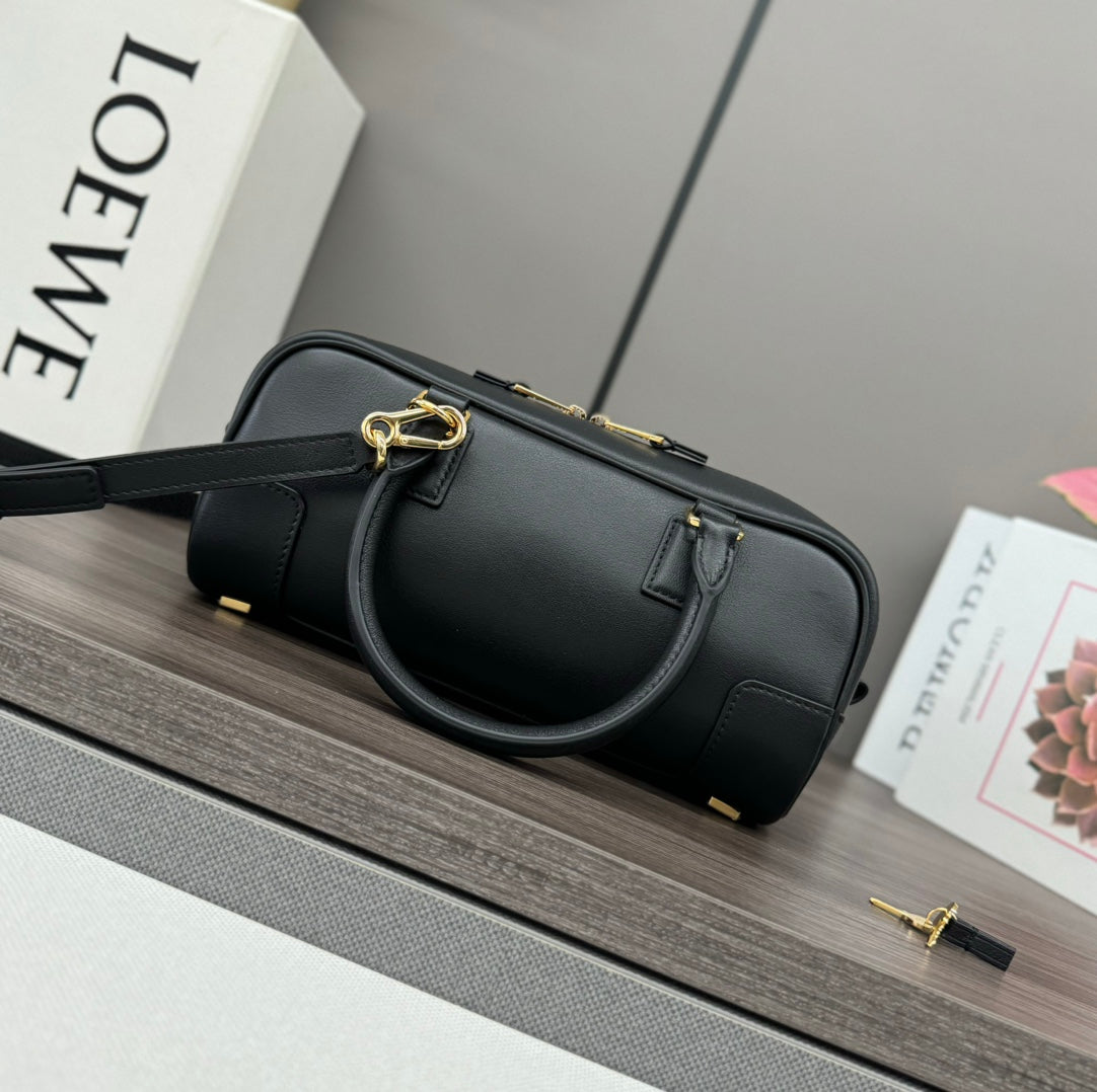 AMAZONA 23 CROPPED BAG IN BLACK SOFT GRAINED CALFSKIN mysite