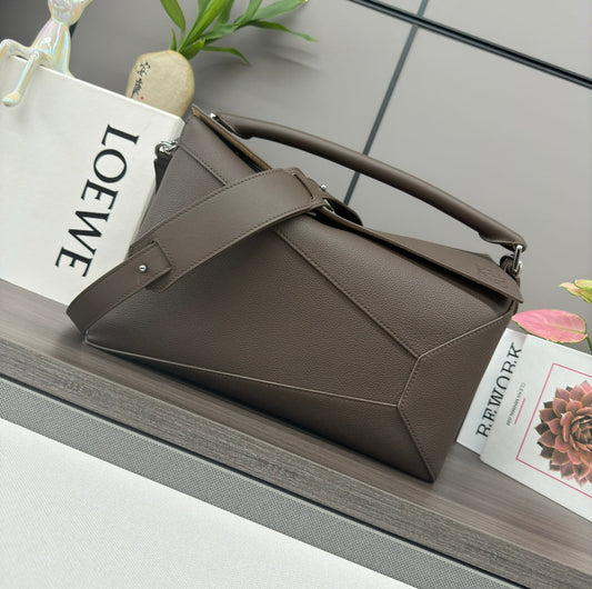 LOE PUZZLE 33 BAG IN WENGE BROWN CALFSKIN mysite