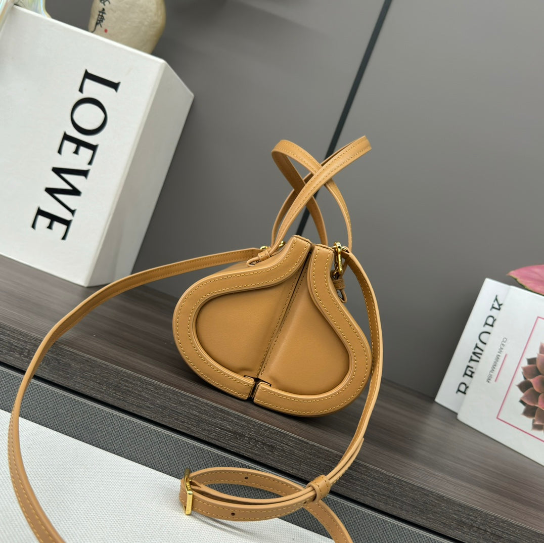 CYLINDER BAG 25 IN PEANUT BROWN CALFSKIN mysite