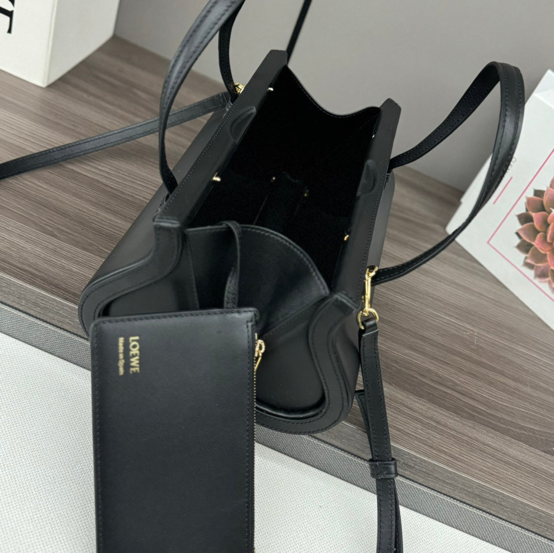 CYLINDER BAG 25 IN BLACK CALFSKIN mysite