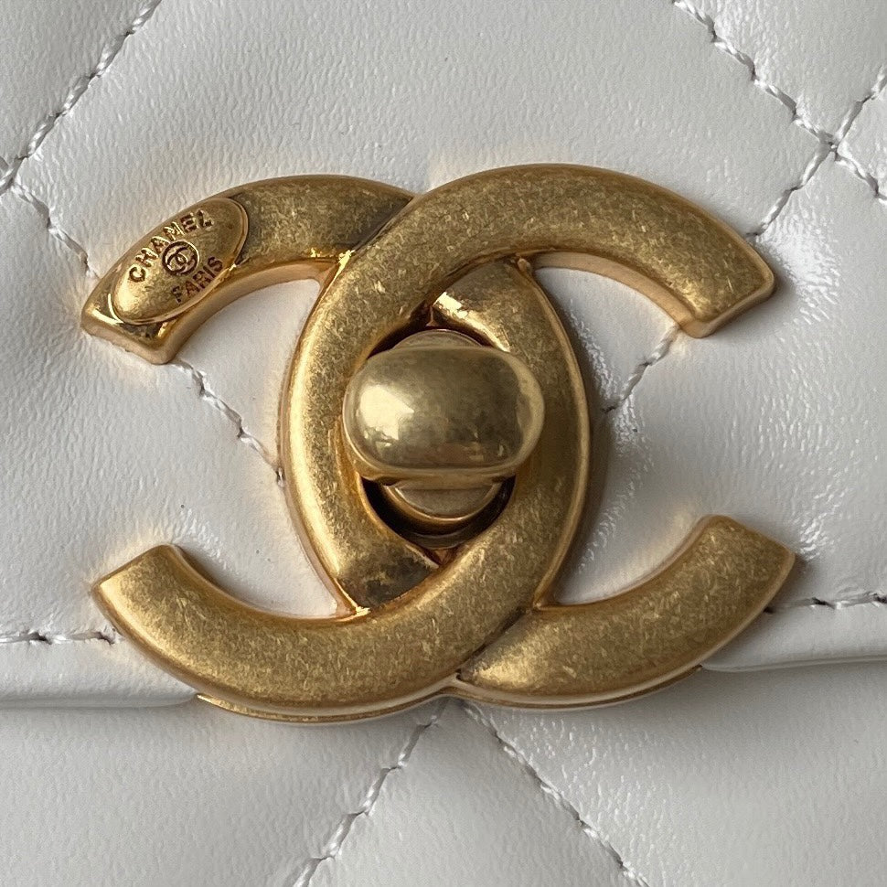 MINI FLAP BAG 19 IN WHITE CALFSKIN WITH DOUBLE GOLD BALL mysite