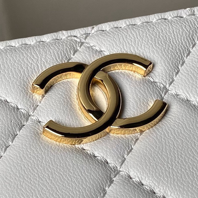 24p clutch with chain 19cm white lambskin mysite