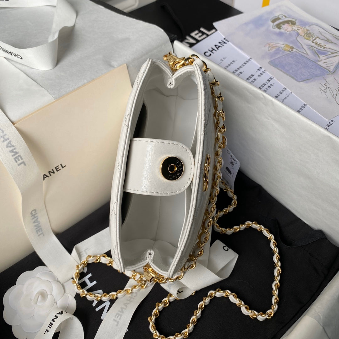 24p clutch with chain 19cm white lambskin mysite