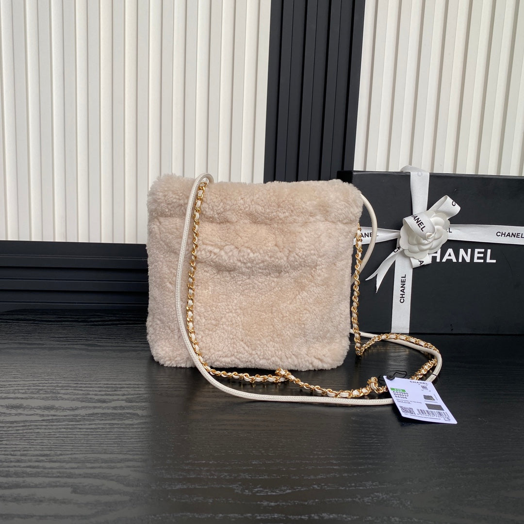 CC 24K Hobo 22 Bag 20cm Beige Wool Fur mysite