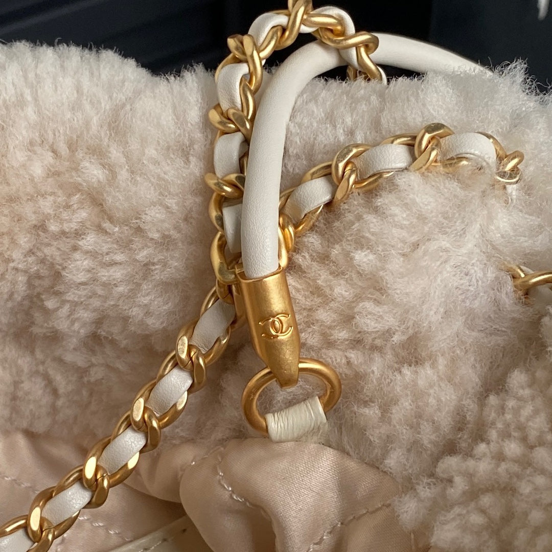 CC 24K Hobo 22 Bag 20cm Beige Wool Fur mysite