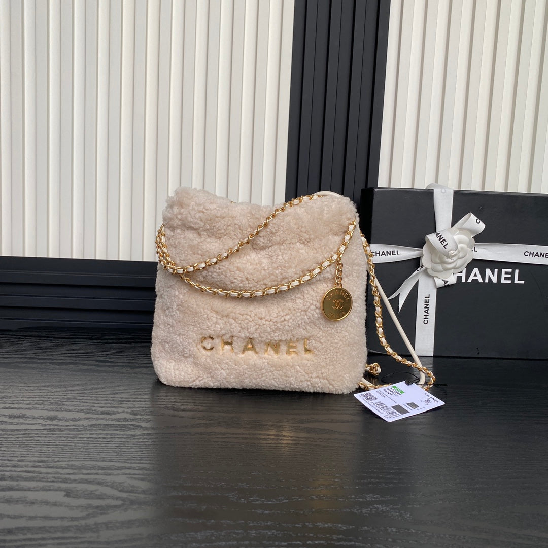 CC 24K Hobo 22 Bag 20cm Beige Wool Fur mysite