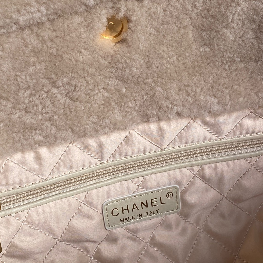 CC 24K Hobo 22 Bag 39cm Beige Wool Fur mysite