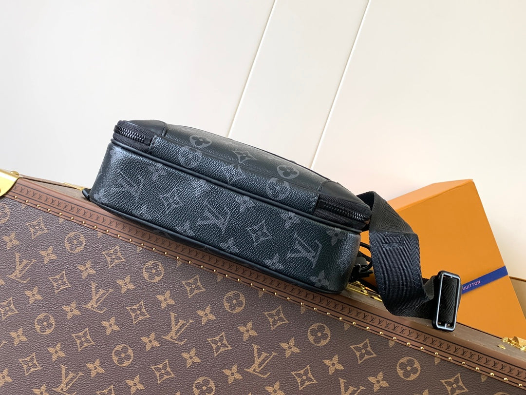 LV Alpha Messenger 24cm Black Monogram Eclipse Canvas mysite