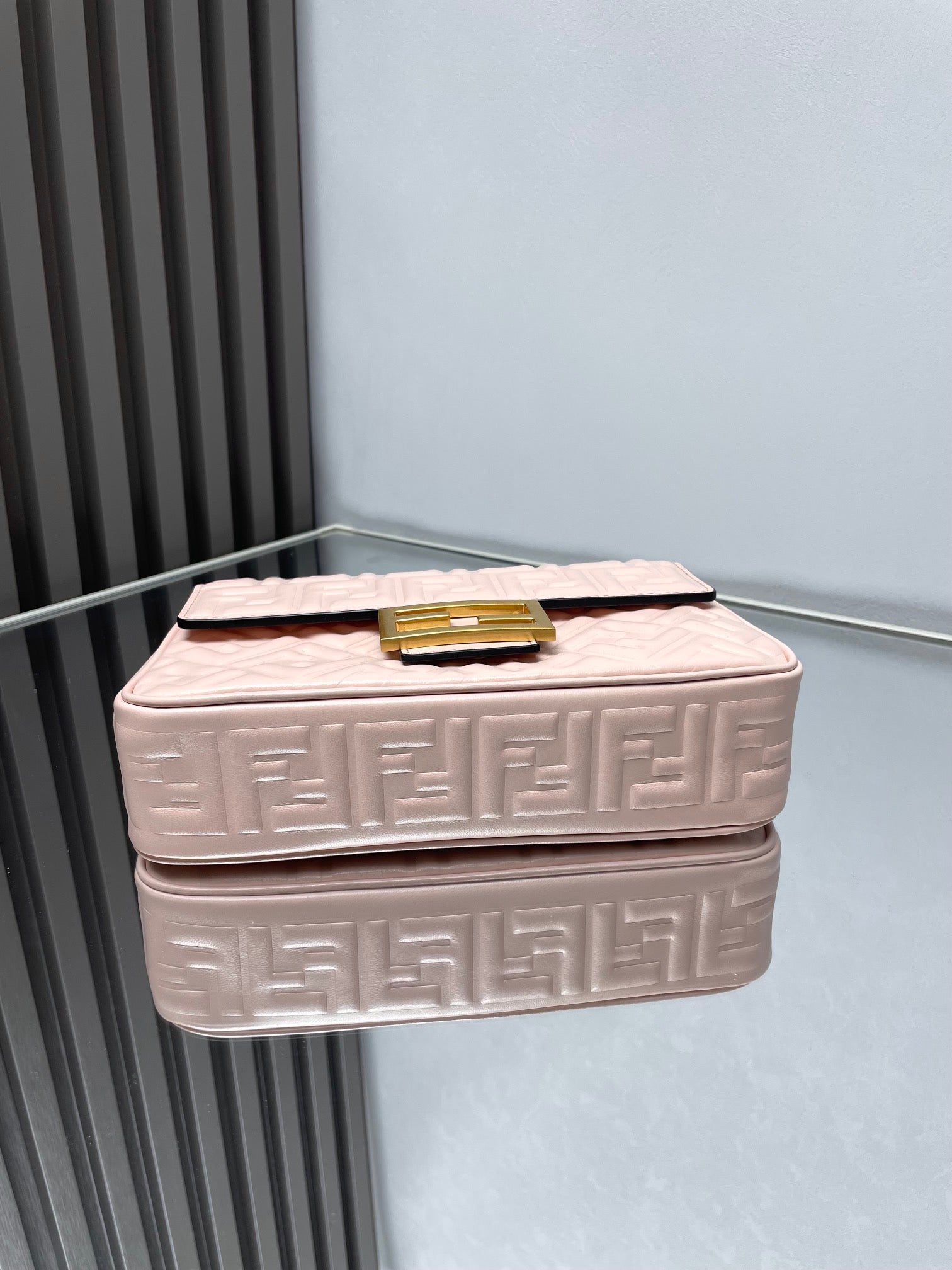 Fend Baguette 24 Bag With FF Motif Pink Leather Ghw mysite
