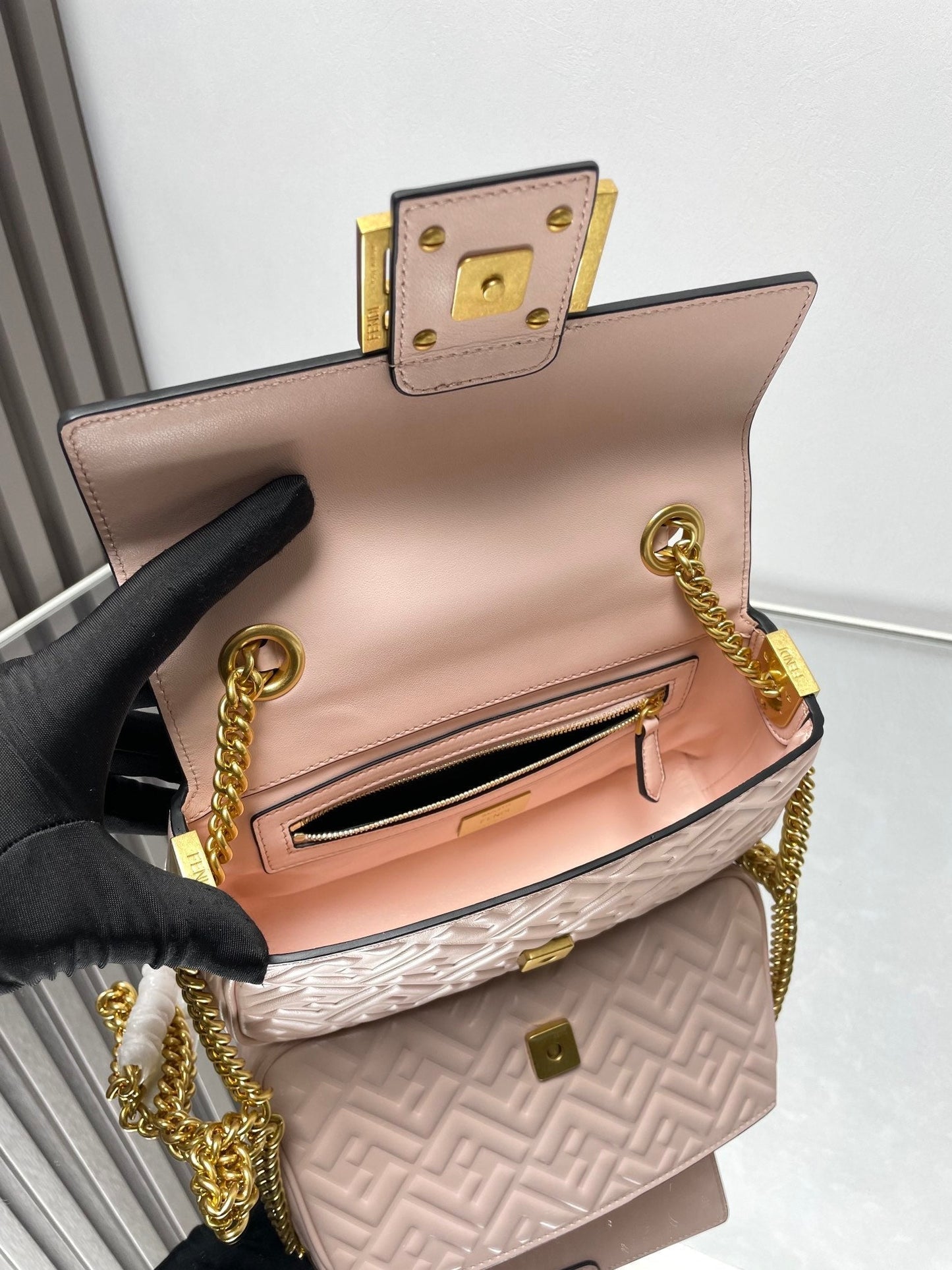 Fend Baguette 24 Bag With FF Motif Pink Leather Ghw mysite