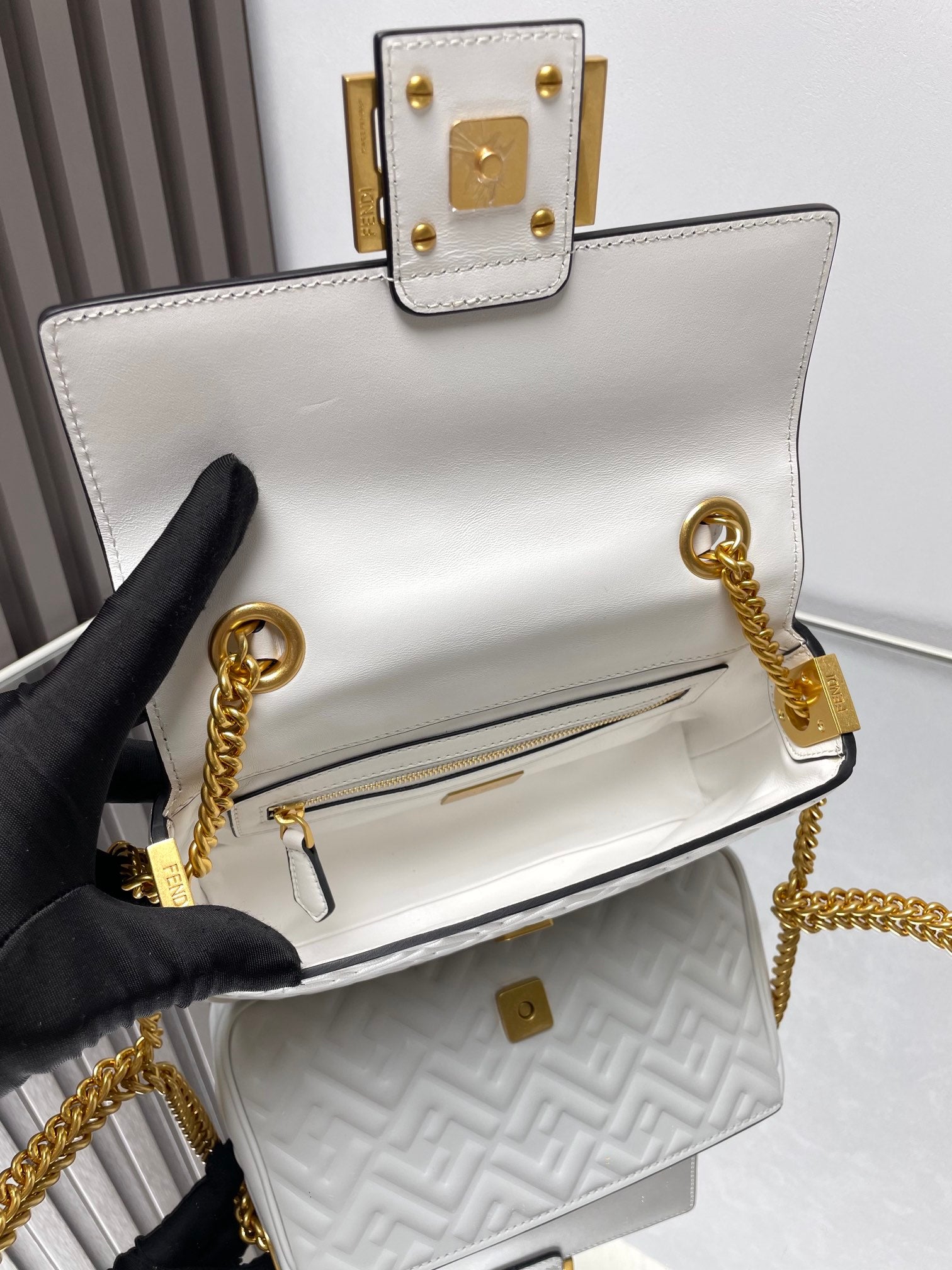 Fend Baguette 24 Bag With FF Motif White Leather Ghw mysite