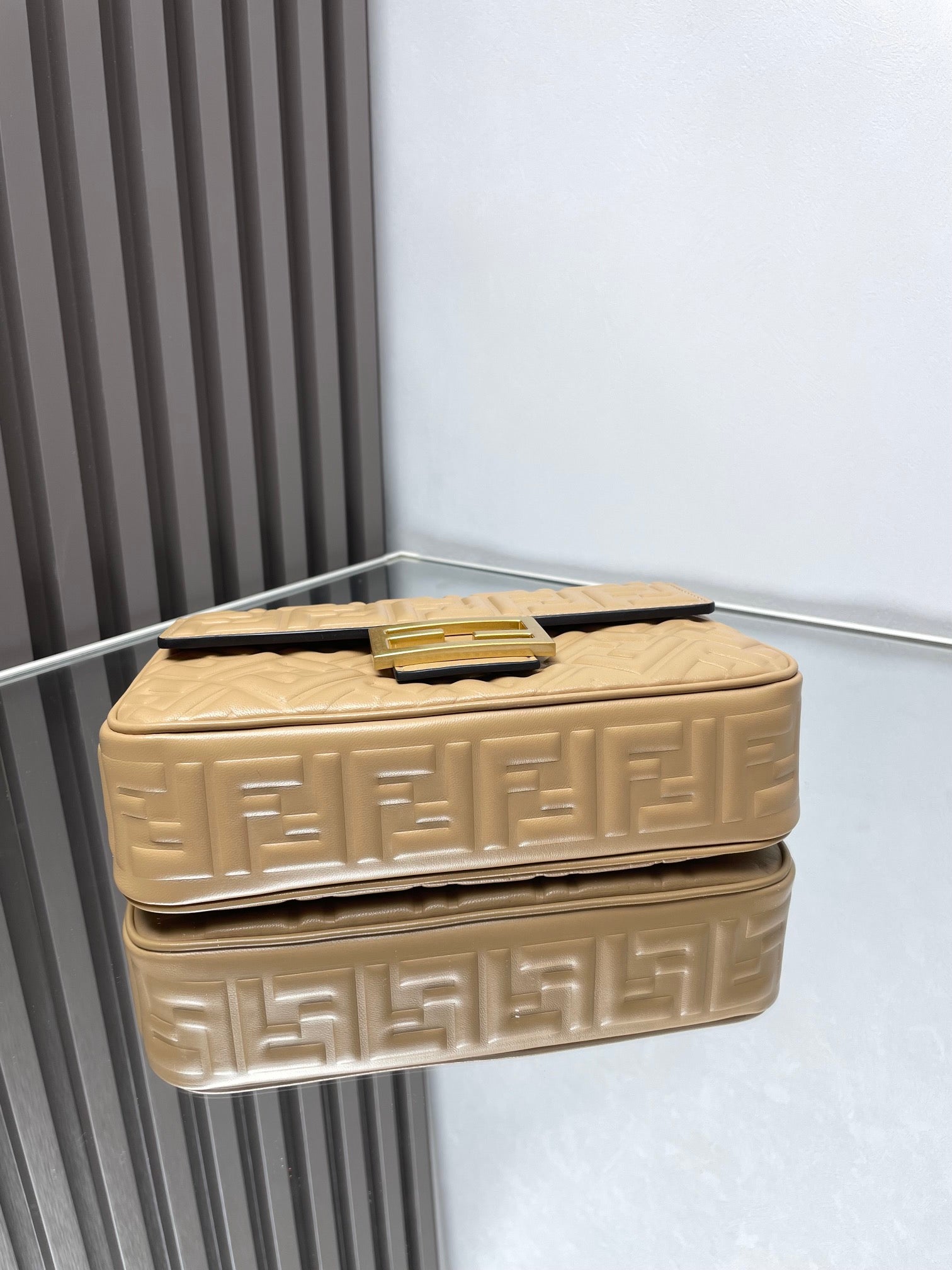 Fend Baguette 24 Bag With FF Motif Beige Leather Ghw mysite