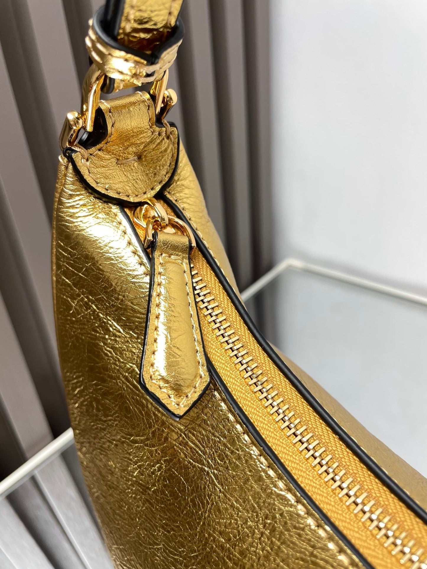 FENDIGRAPHY MEDIUM 29 IN GOLD METALLIC SMOOTH LAMBSKIN GOLD HARDWARE mysite