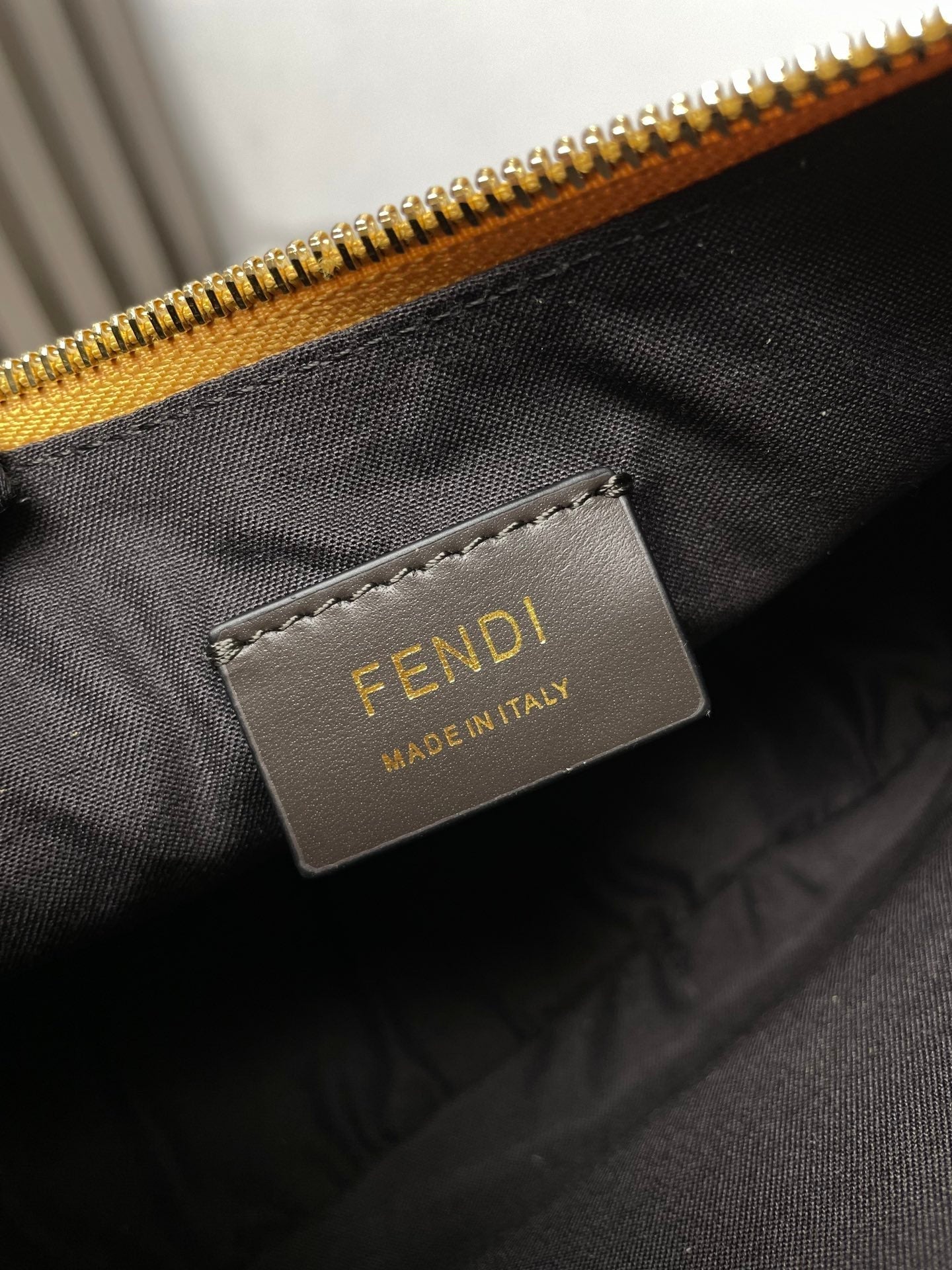 FENDIGRAPHY MEDIUM 29 IN GOLD METALLIC SMOOTH LAMBSKIN GOLD HARDWARE mysite
