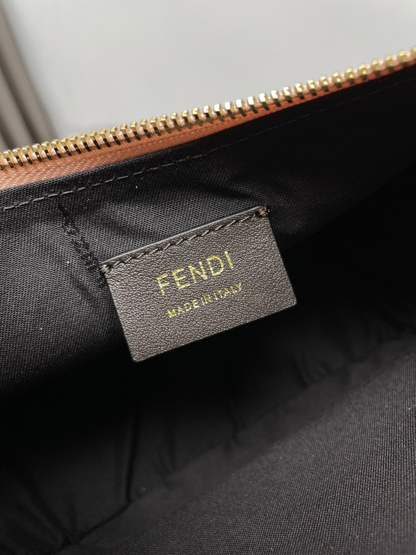 FENDIGRAPHY MEDIUM 29 IN BISQUE SMOOTH LAMBSKIN GOLD HARDWARE mysite