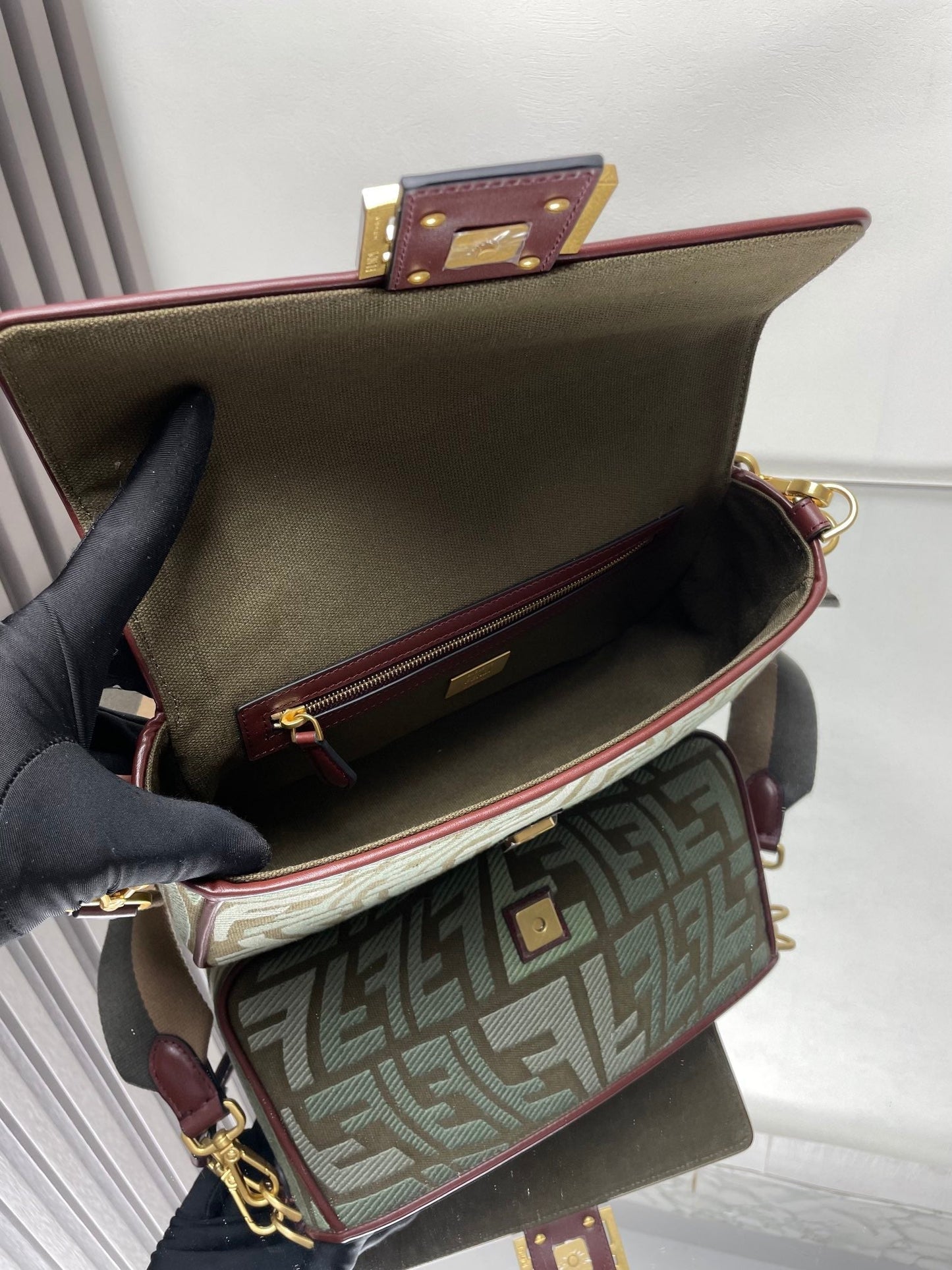 Fend Baguette 27 Bag Embroidered Green Canvas Ghw mysite